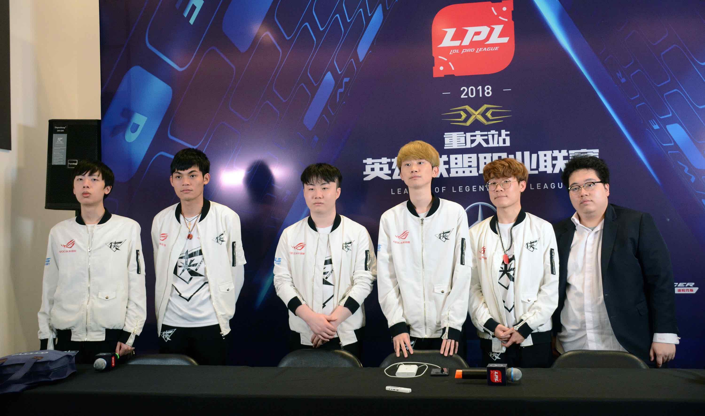 后卫线配备 后卫线配备