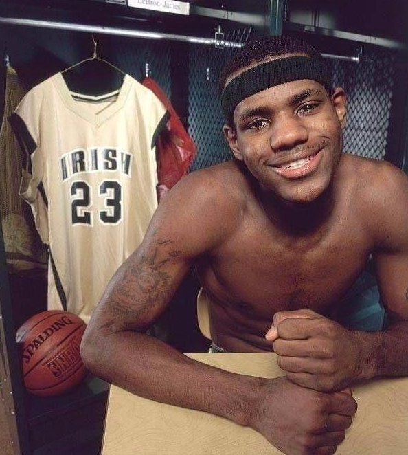 密歇根大学主帅凯尔·惠廷汉姆被传可能跨界参与棒球项目运营,引发体育圈跨界讨论